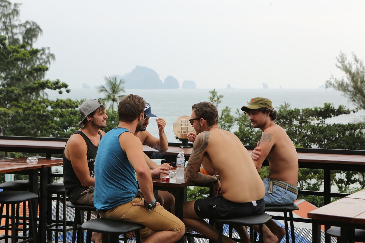 Balcony Party Hostel - 18-40 (Adults Only) Ao Nang Exterior foto